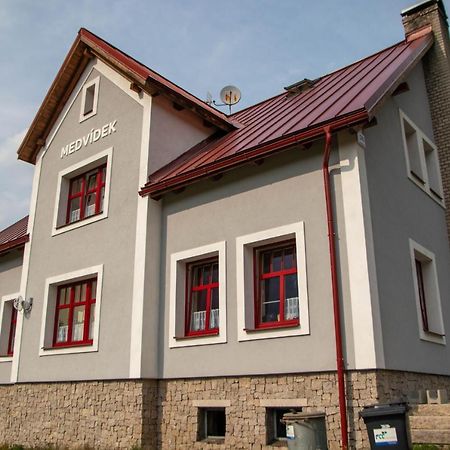 Penzion Medvidek Tanvald Zewnętrze zdjęcie